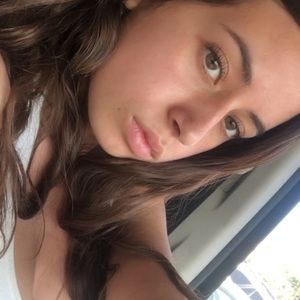 Meet your Posher, Caitlan